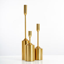 Load image into Gallery viewer, Elegant metal candle holders - Set 3pcs
