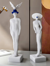 Load image into Gallery viewer, Resin Figures Abstract Couple - Contemporary design
