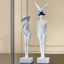 Load image into Gallery viewer, Resin Figures Abstract Couple - Contemporary design
